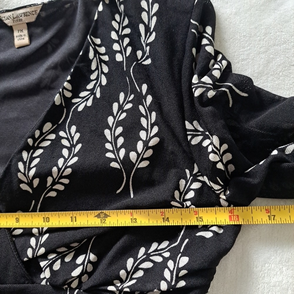 Susan Lawrence Faux Wrap Top Black White Paisley Floral Y2K Long Slv Ruched PM - Picture 15 of 15